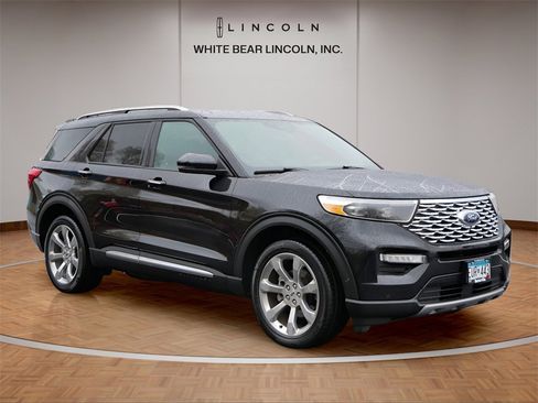 Used 2020 Ford Explorer Platinum w/ Premium Technology Package image 3