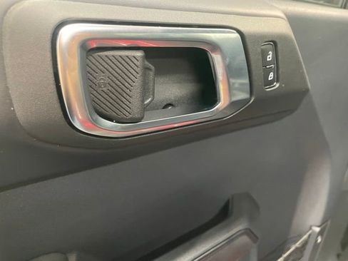 New 2025 Ford Bronco Badlands image 6