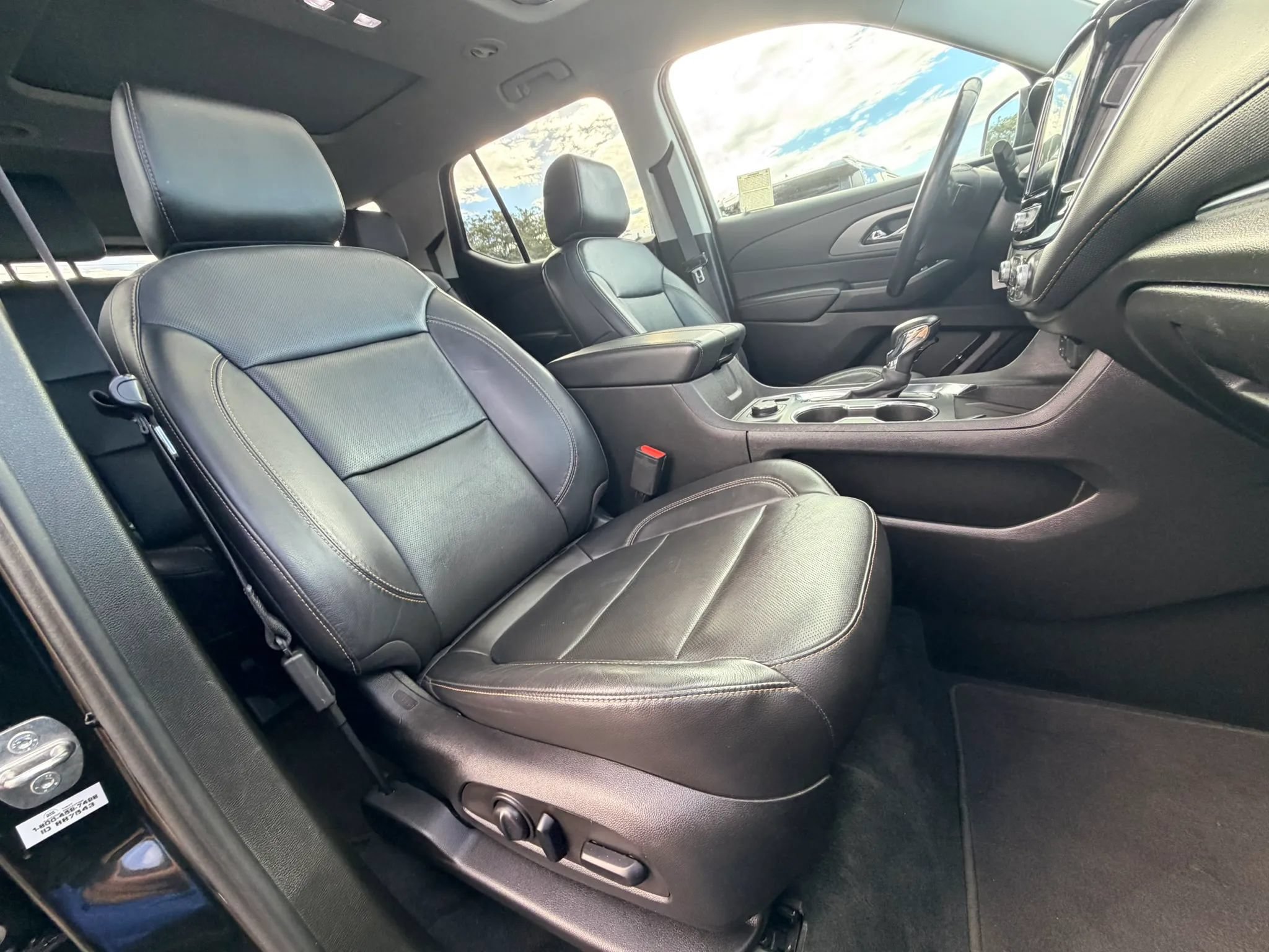 Used 2021 Chevrolet Traverse Premier w/ Redline Edition AWD/4WD image 29