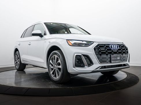 Used 2023 Audi Q5 2.0T Premium Plus w/ Premium Plus Package AWD/4WD image 1