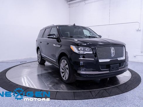 Used 2022 Lincoln Navigator Reserve AWD/4WD image 3