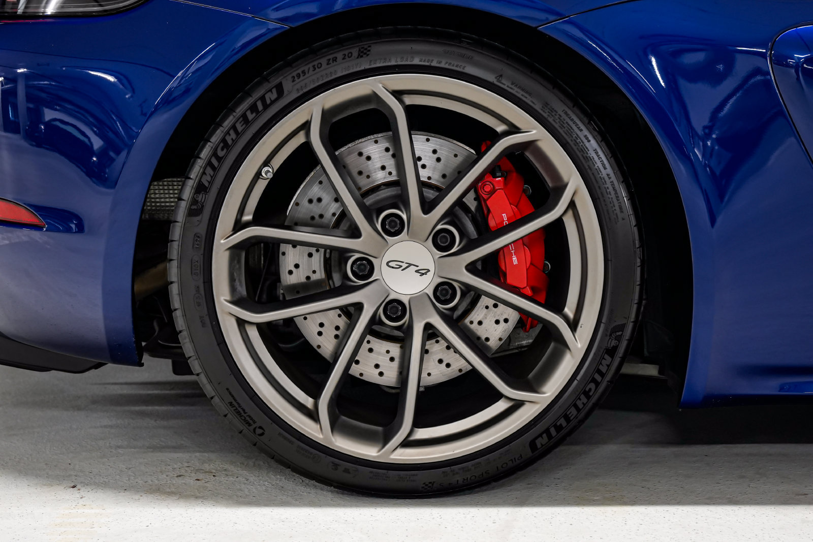 Used 2020 Porsche 718 Cayman GT4 RWD image 40