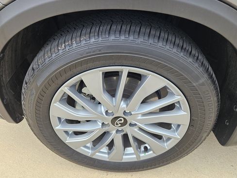 Certified 2025 INFINITI QX50 Luxe image 10