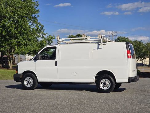 Used 2014 GMC Savana 3500 RWD image 16