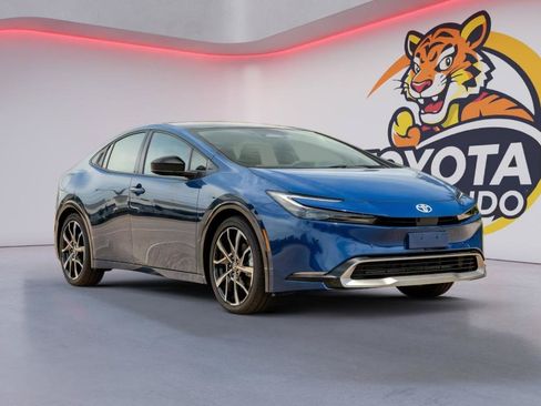 New 2026 Toyota Prius Plug-In Hybrid FWD image 3