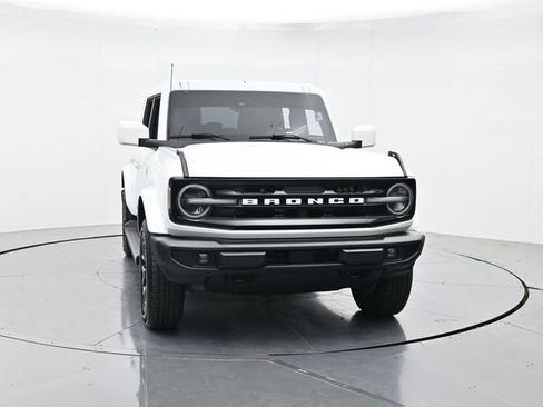 Certified 2025 Ford Bronco Outer Banks AWD/4WD image 5