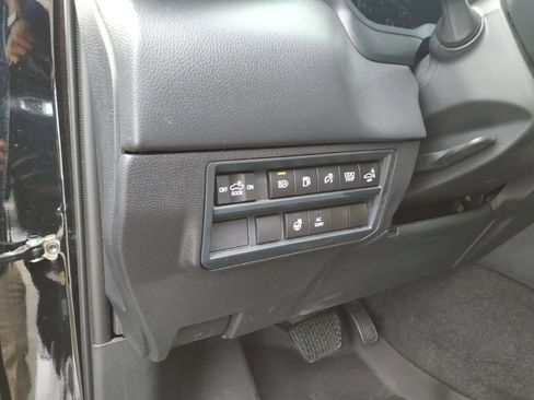 Used 2023 Toyota Tundra Limited image 9