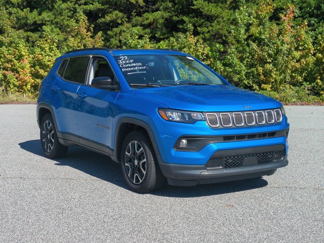 Used 2022 Jeep Compass Latitude w/ Sun and Sound Group FWD image 2
