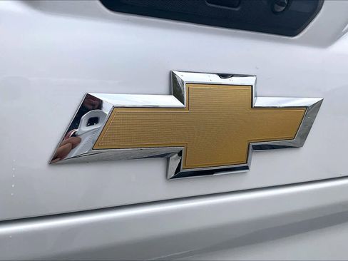 Certified 2022 Chevrolet Silverado 2500 LT w/ Convenience Package image 28