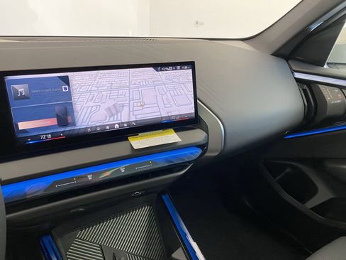 Used 2025 BMW X3 xDrive30i w/ Premium Package image 24