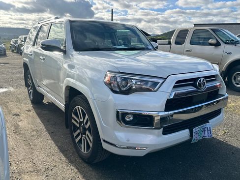 Used 2023 Toyota 4Runner Limited image 2