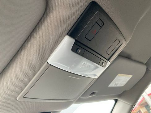 Used 2024 Nissan Rogue SV FWD image 28