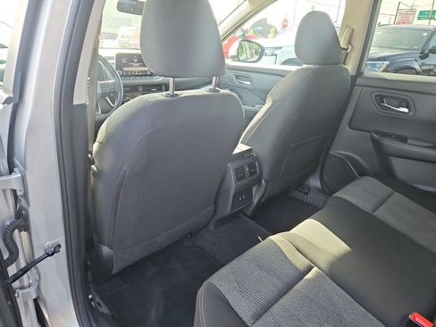 Used 2025 Nissan Rogue SV AWD/4WD image 16
