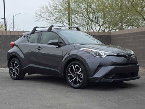 Used 2019 Toyota C-HR XLE image 3