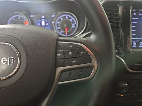 Used 2019 Jeep Cherokee Limited image 15