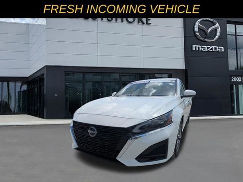 Used 2023 Nissan Altima 2.5 SV FWD image 6