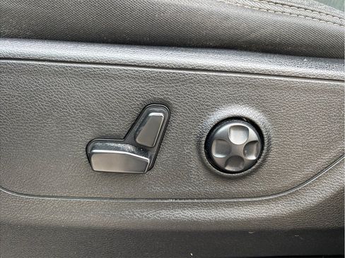 Used 2019 RAM 1500 Big Horn AWD/4WD image 16