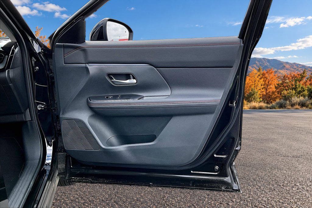 New 2026 Nissan Kicks SR FWD image 29