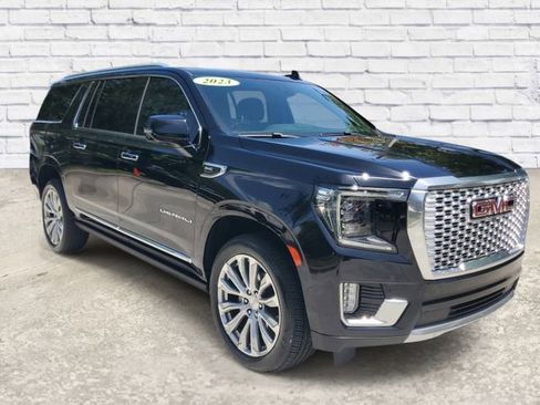 Used 2023 GMC Yukon XL Denali AWD/4WD image 5