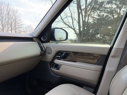 Used 2018 Land Rover Range Rover Long Wheelbase Supercharged image 33