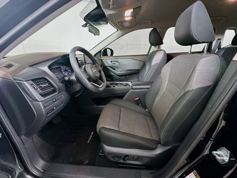 Used 2023 Nissan Rogue SV AWD/4WD image 13
