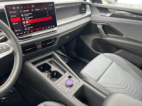 New 2026 Volkswagen Tiguan SE AWD/4WD image 21
