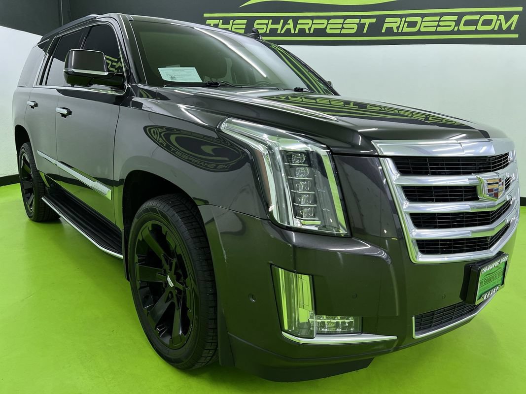 Used 2018 Cadillac Escalade Luxury AWD/4WD image 2