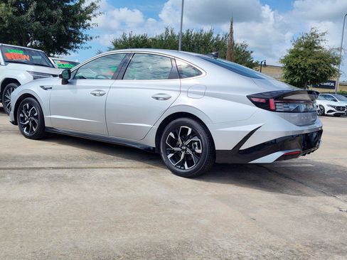 Used 2025 Hyundai Sonata SEL FWD image 4