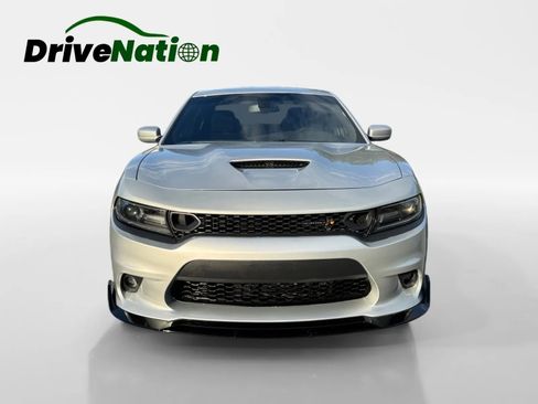Used 2019 Dodge Charger Scat Pack RWD image 2