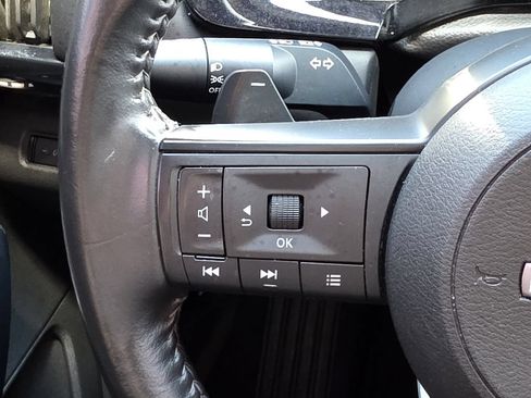 Used 2024 Nissan Pathfinder SV AWD/4WD image 28