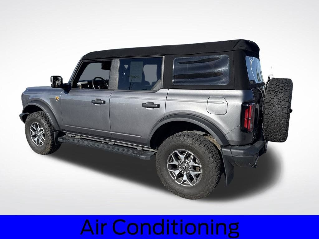 Used 2023 Ford Bronco Badlands AWD/4WD image 3