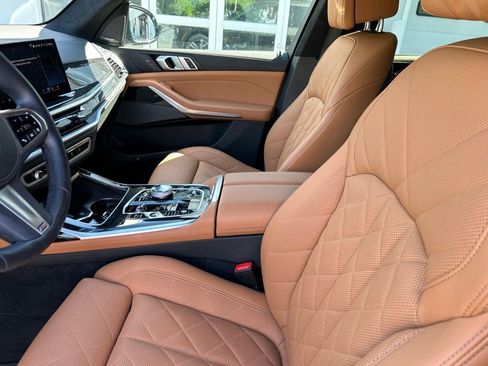 Certified 2025 BMW X7 xDrive40i w/ M Sport Package AWD/4WD image 14