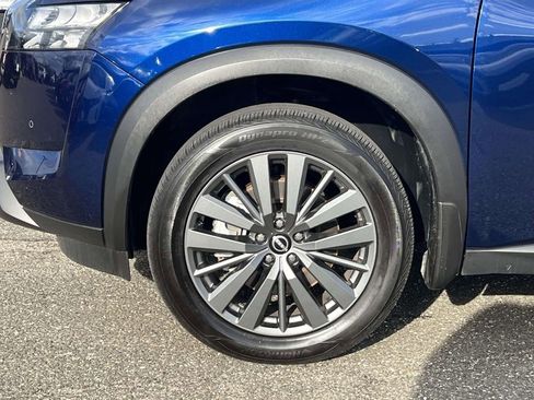 Certified 2025 Nissan Pathfinder SL w/ SL Premium Package image 11