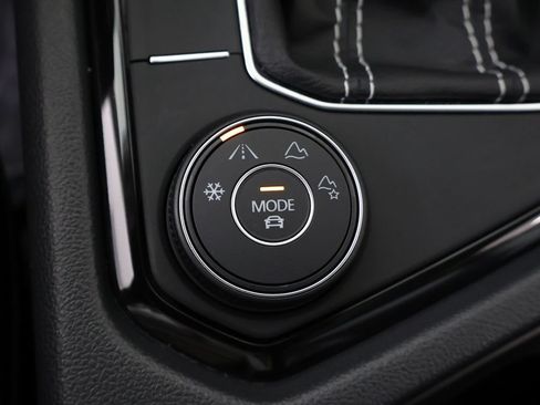 Used 2023 Volkswagen Taos SEL AWD/4WD image 54