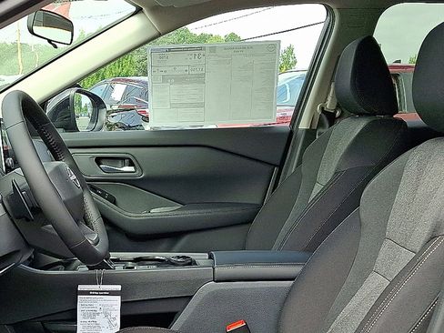 New 2026 Nissan Rogue SV image 10