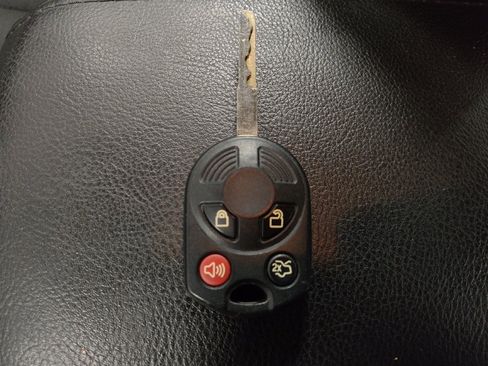 Used 2018 Ford Focus SE image 32