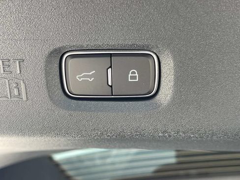 New 2027 Lincoln Navigator Premiere AWD/4WD image 13