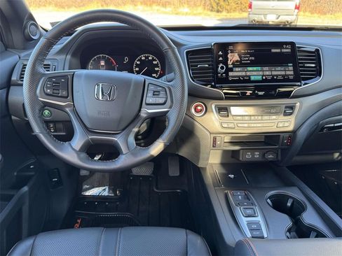 Used 2025 Honda Ridgeline TrailSport image 17
