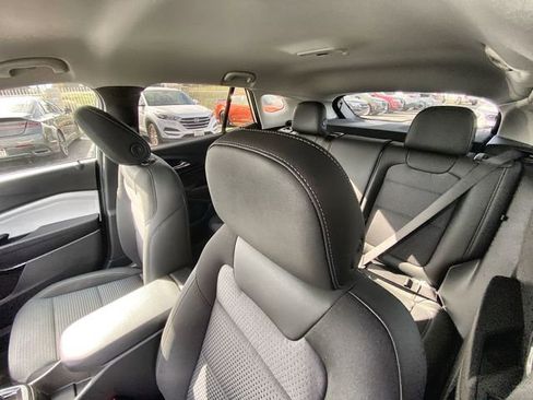 New 2026 Chevrolet Trax LT FWD image 31