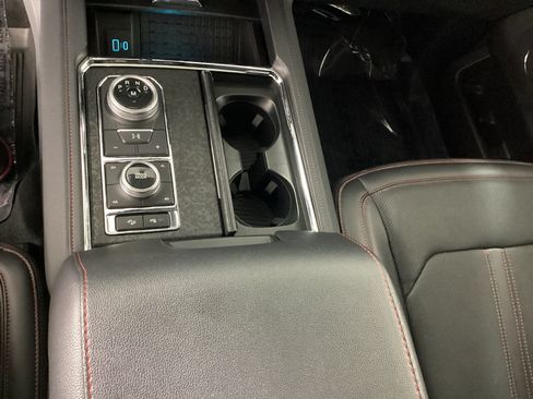 Used 2024 Ford Expedition Limited AWD/4WD image 25