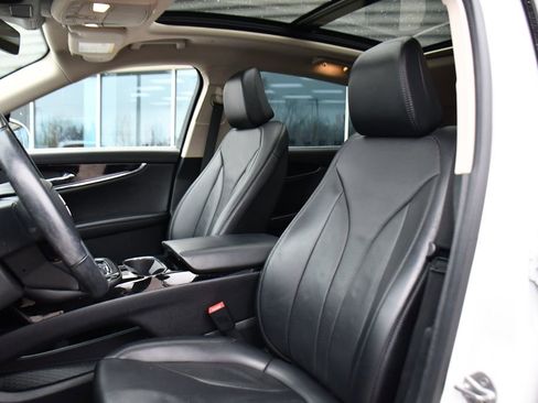Used 2023 Lincoln Nautilus Reserve AWD/4WD image 12