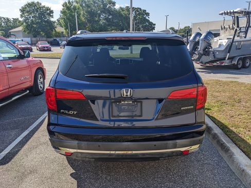 Used 2018 Honda Pilot Touring image 19