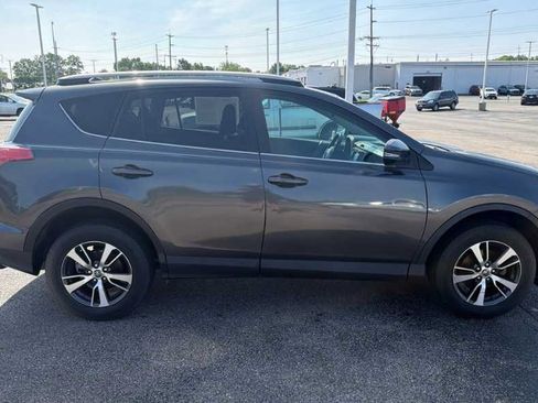 Used 2018 Toyota RAV4 XLE FWD image 4