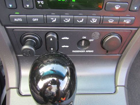 Used 2002 Ford Thunderbird image 35