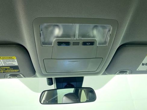 Used 2018 Toyota Highlander LE image 9