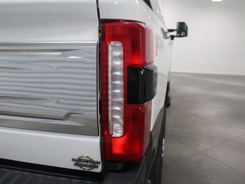 New 2025 Ford F350 King Ranch w/ FX4 Off-Road Package image 13