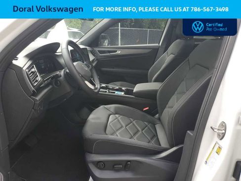 Used 2024 Volkswagen Atlas Cross Sport SE w/ Panoramic Sunroof Package FWD image 19