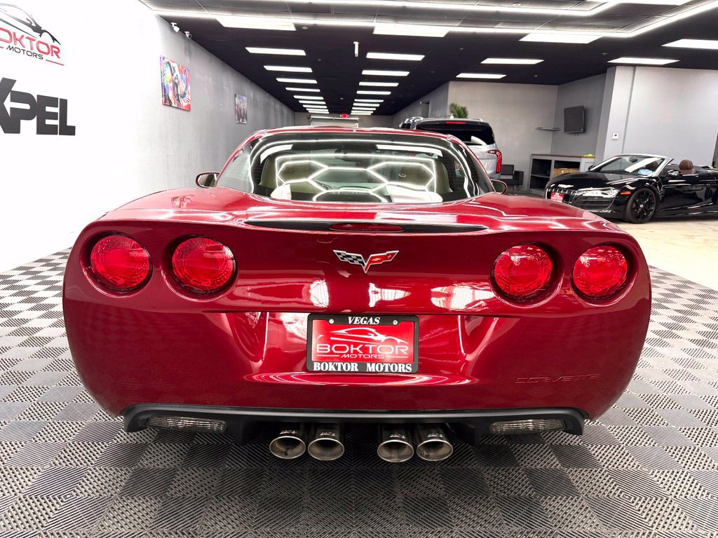 Used 2007 Chevrolet Corvette Coupe w/ Preferred Equipment Group RWD image 12