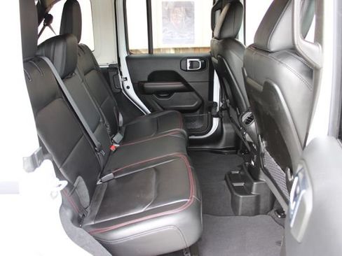 Used 2025 Jeep Wrangler Unlimited Rubicon AWD/4WD image 47