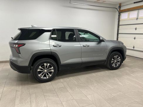 Used 2025 Chevrolet Equinox LT image 3